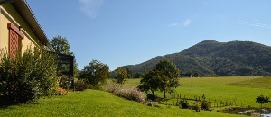 Face au piémont pyrénéen maison1